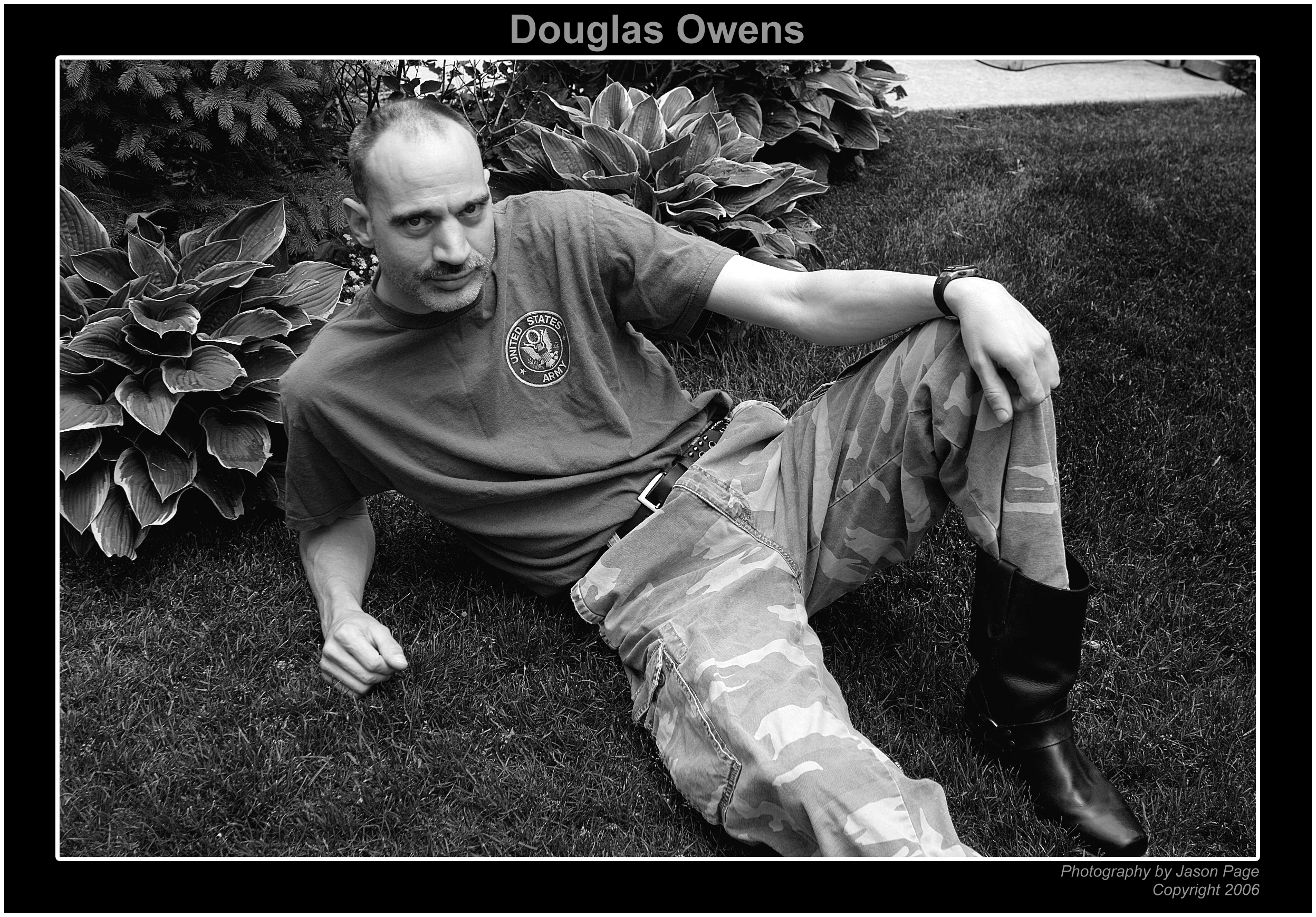 44281086.IMG01210bw copy.jpg